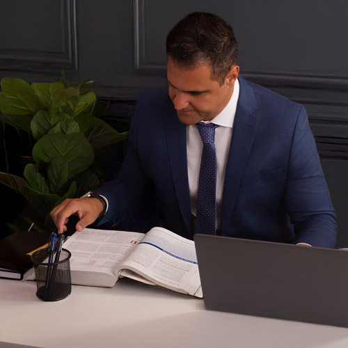 Retrato Editorial/Ação
(Contexto)