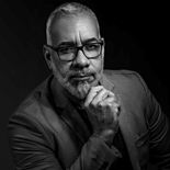 headshot profissional do cliente Cahê carnavalesco