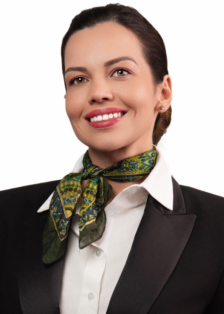 Myriam - Comissária de voo
Foto profissional para currículo de comissário de voo - Estúdio Fanara Rio de Janeiro