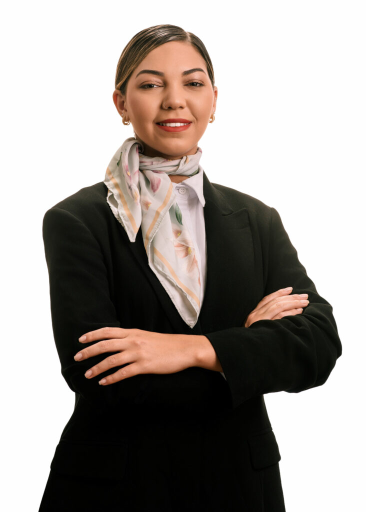 Sara - Comissária de Voo